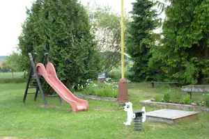 Camping Hana - Campingplatz mit Kinderspielplatz und Rutsche