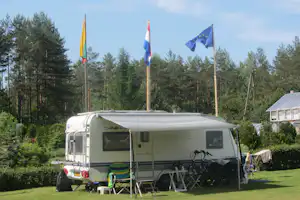 Camping Harmonie - Wohnmobil auf dem Stellplatz vom Campingplatz