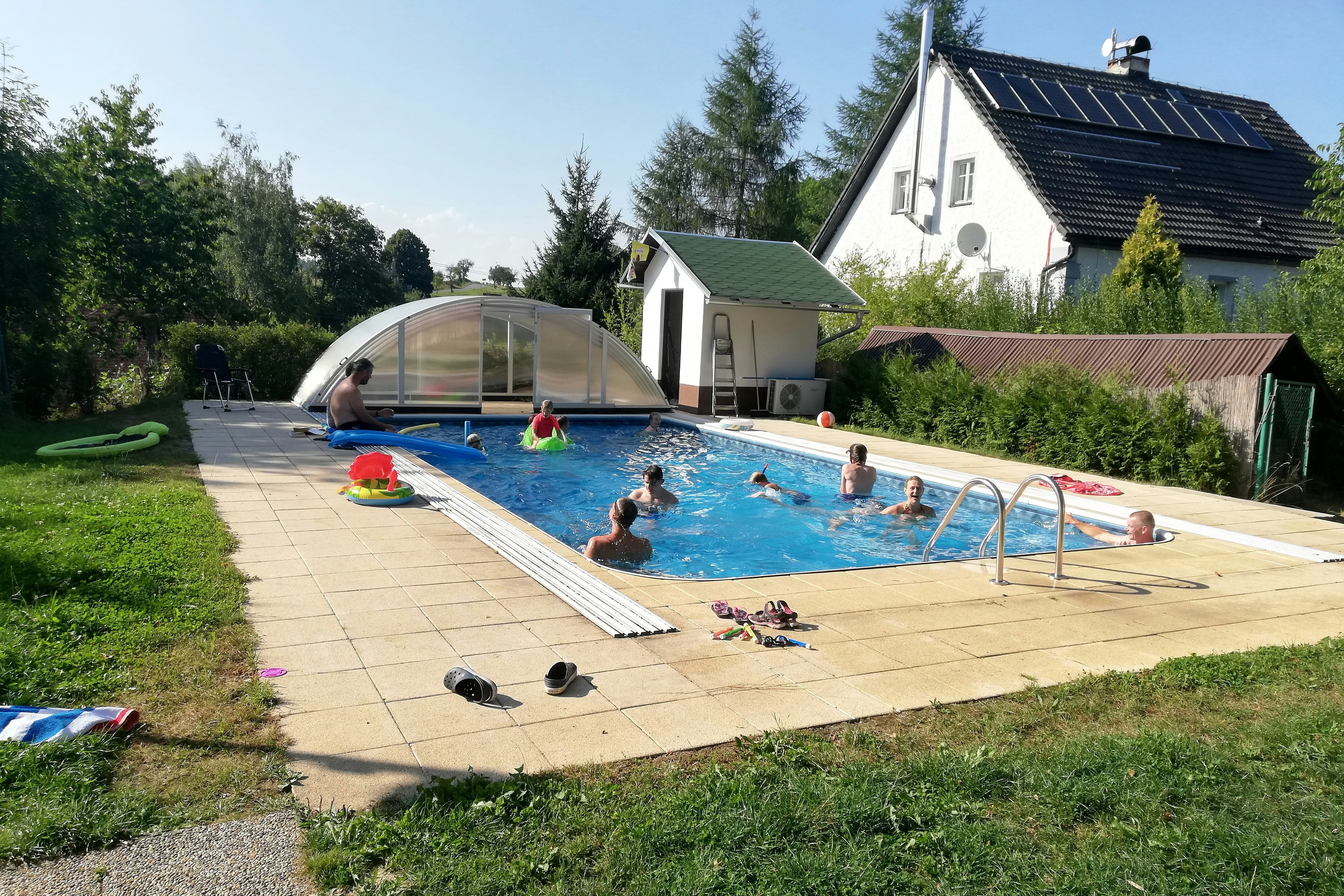 Camping Harta - Pool im Freien auf dem Campingplatz
