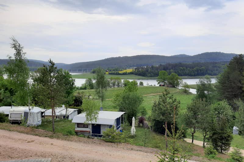 Camping Haus Seeblick - Campingplatz im Grünen mit Blick auf den See