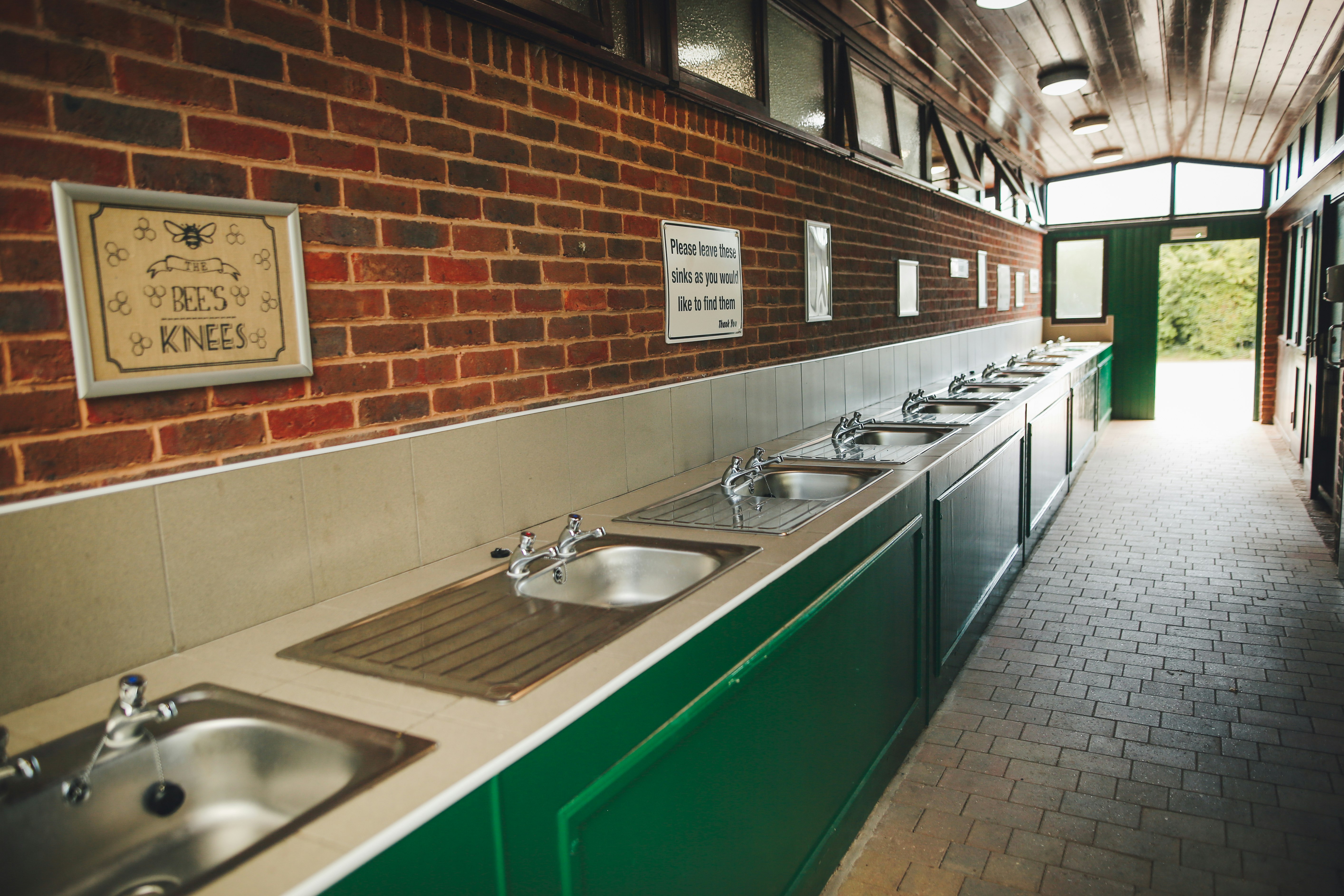 Camping Hawthorn Farm - Abwaschbecken auf dem Campingplatz