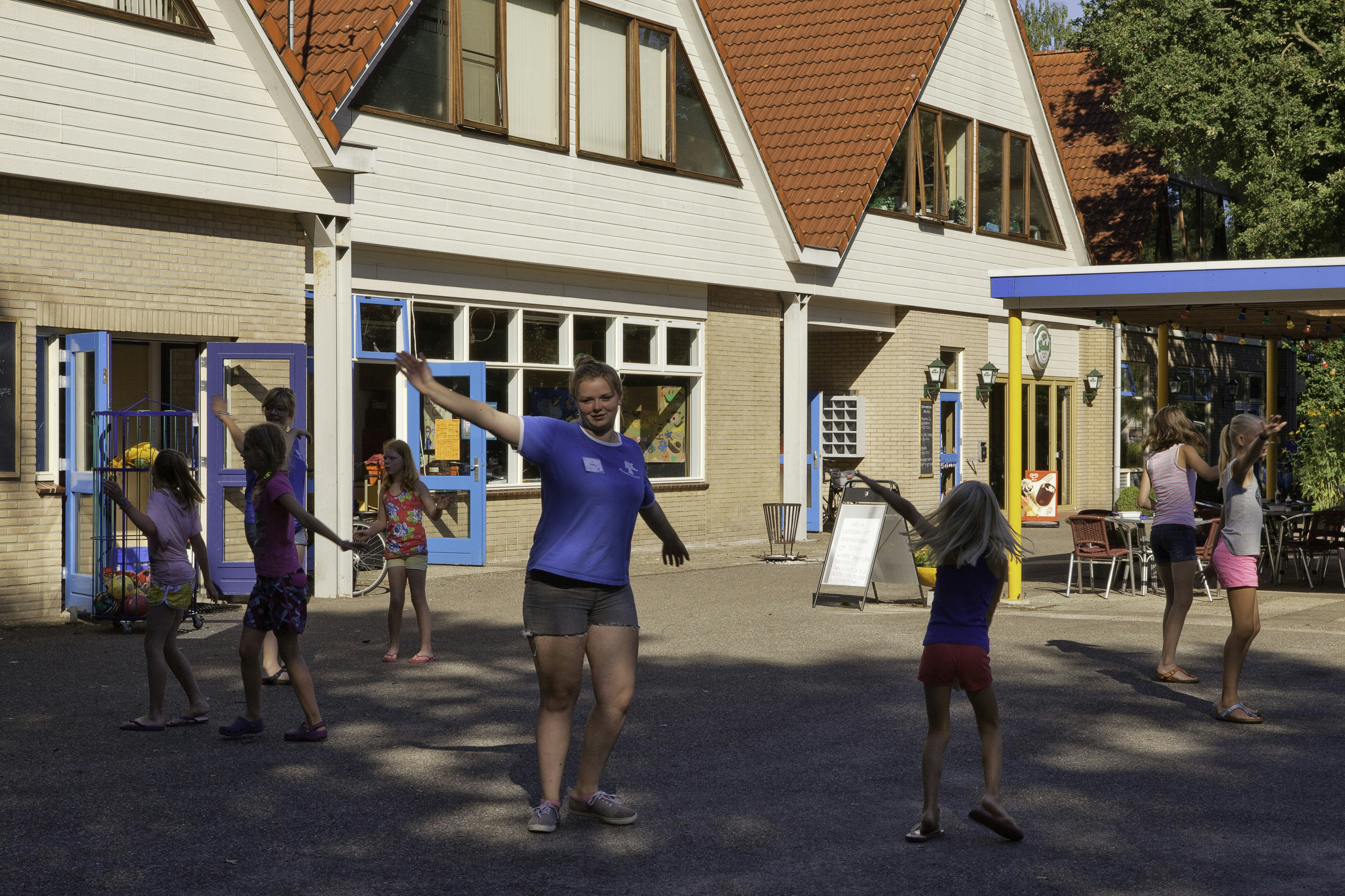 Camping Heidepark - Tanzen und Gymnastik für Kinder im Kids Klub auf dem Campingplatz