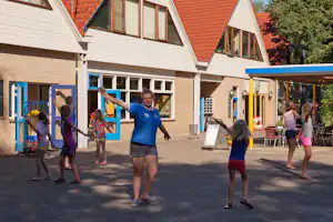 Camping Heidepark - Tanzen und Gymnastik für Kinder im Kids Klub auf dem Campingplatz