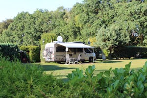 Camping Heidewald - Wohnwagen- und Zeltstellplatz auf Rasen auf dem Campingplatz
