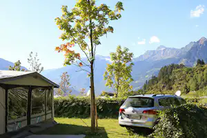Camping Hermitage - Stellplätze mit Blick auf die Alpes