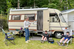 Camping Het Drouwenerzand - Familie auf einem Standplatz