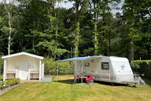 Camping Het Drouwenerzand - Standplatz mit eigener Sanitäreinheit