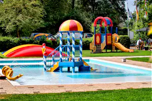 Camping Het Eibernest - Planschbecken und Kinderspielplatz auf dem Campingplatz