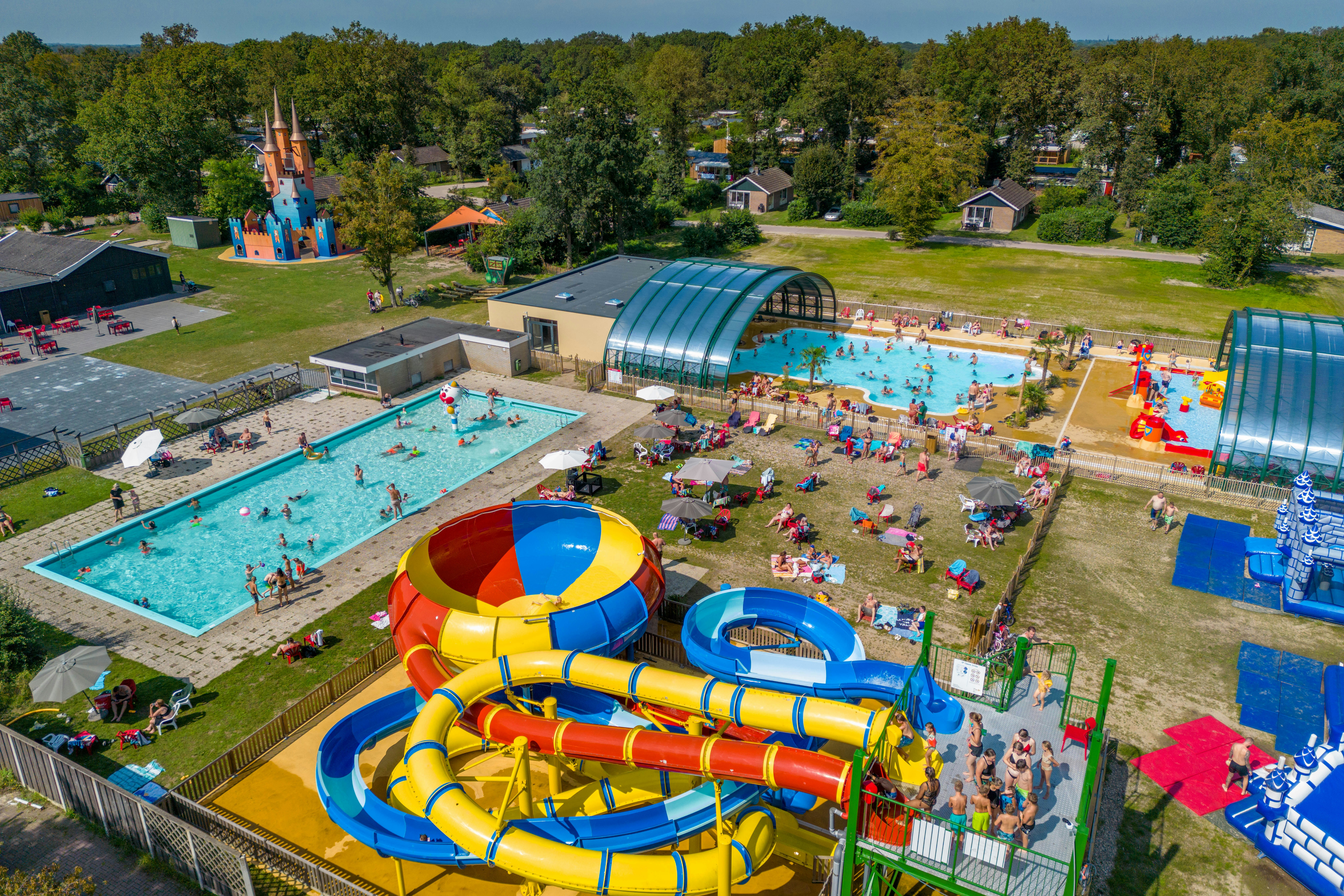 Capfun Camping Eibernest  Camping Het Eibernest - Wasserpark auf dem Campingplatz