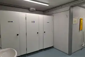 Camping Het Groene Hart - Innenansicht des Sanitärgebäudes