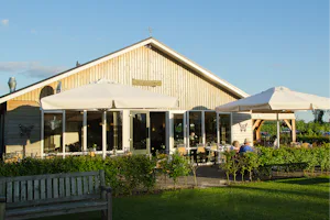 Camping het Klaverblad - Restaurant Terrasse im Grünen auf dem Campingplatz