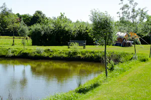 Camping het Klaverblad - Zeltplatz mit Blick auf das Wasser