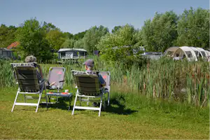 Camping Het Waldhoorn - Gäste entspannen auf dem Campingplatz