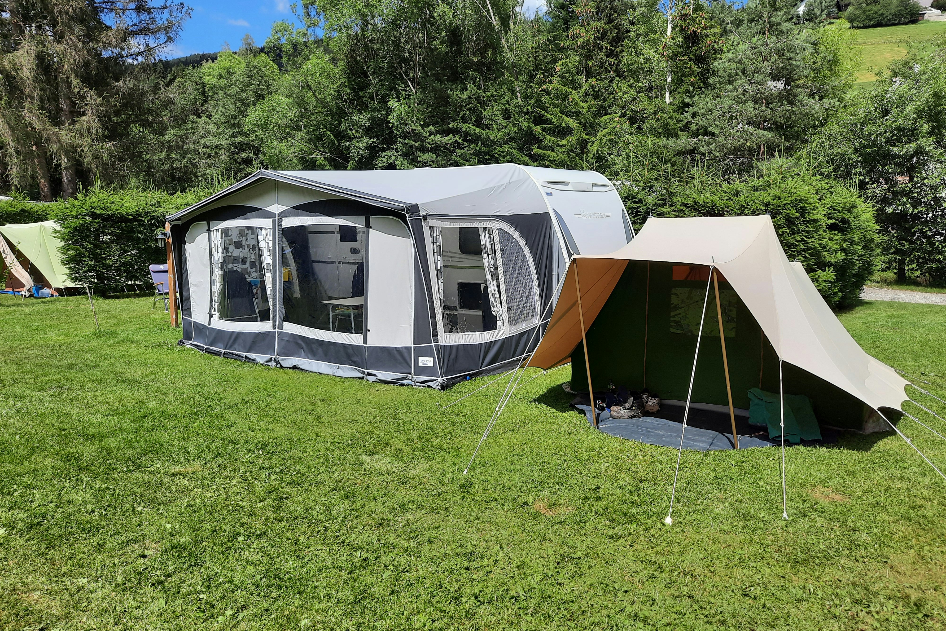 Camping Hirschegg - Zelte auf Standplatz