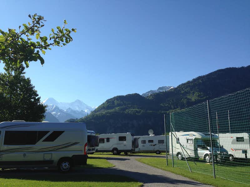 Camping Hobby (3) - Wohnwagenstellplätzen mit Blick auf die Berge