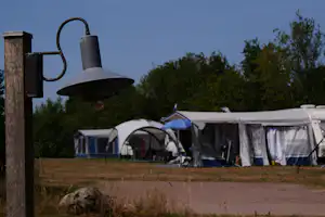 Camping Hoeve Springendal - Wohnmobil- und Wohnwagenstellplätze auf dem Campingplatz