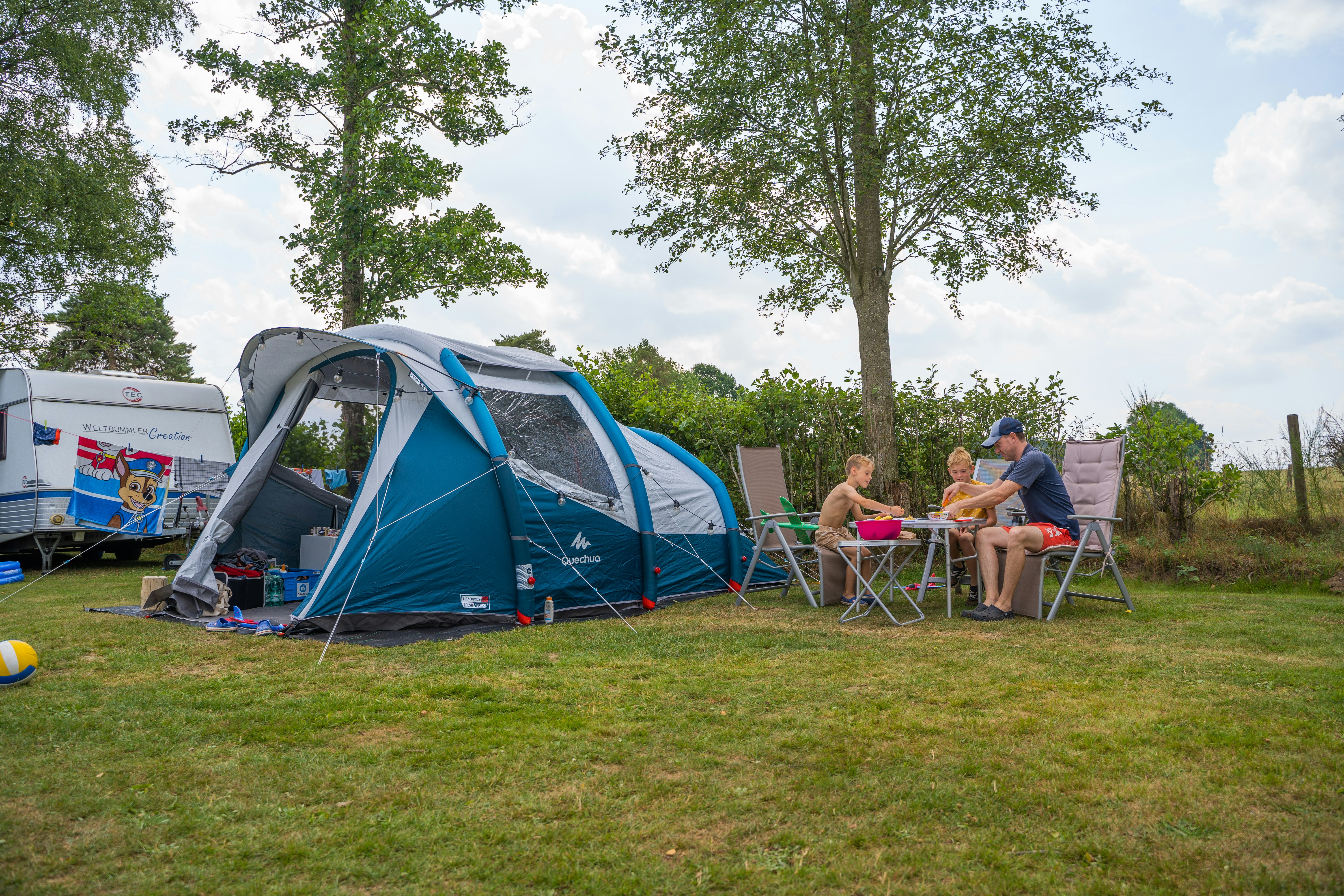 Camping Hohenbusch - Stellplatz auf der Wiese