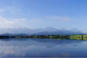 Camping Hopfensee - Ausblick vom Campingplatz auf die Allgäuer Alpen