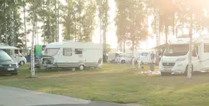 Camping Hultsfred - Wohnmobil- und Wohnwagenstellplätze auf dem Campingplatz