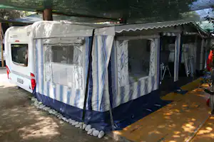 Camping Il Calabriano - Wohnwagenstellplatz auf dem Campingplatz
