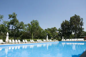 Camping Il Frantoio - Pool im Freien auf dem Campingplatz