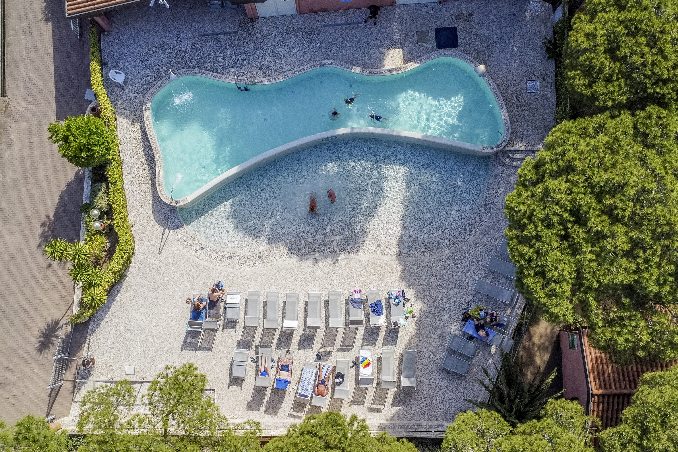 Gitavillage Il Gabbiano  Camping Il Gabbiano Village - Luftaufnahme des Freibades auf dem Campingplatz