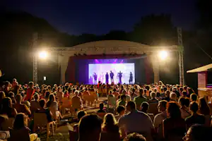 Il Tridente Camping Village Camping Il Tridente - Veranstaltungen der Animation am Abend