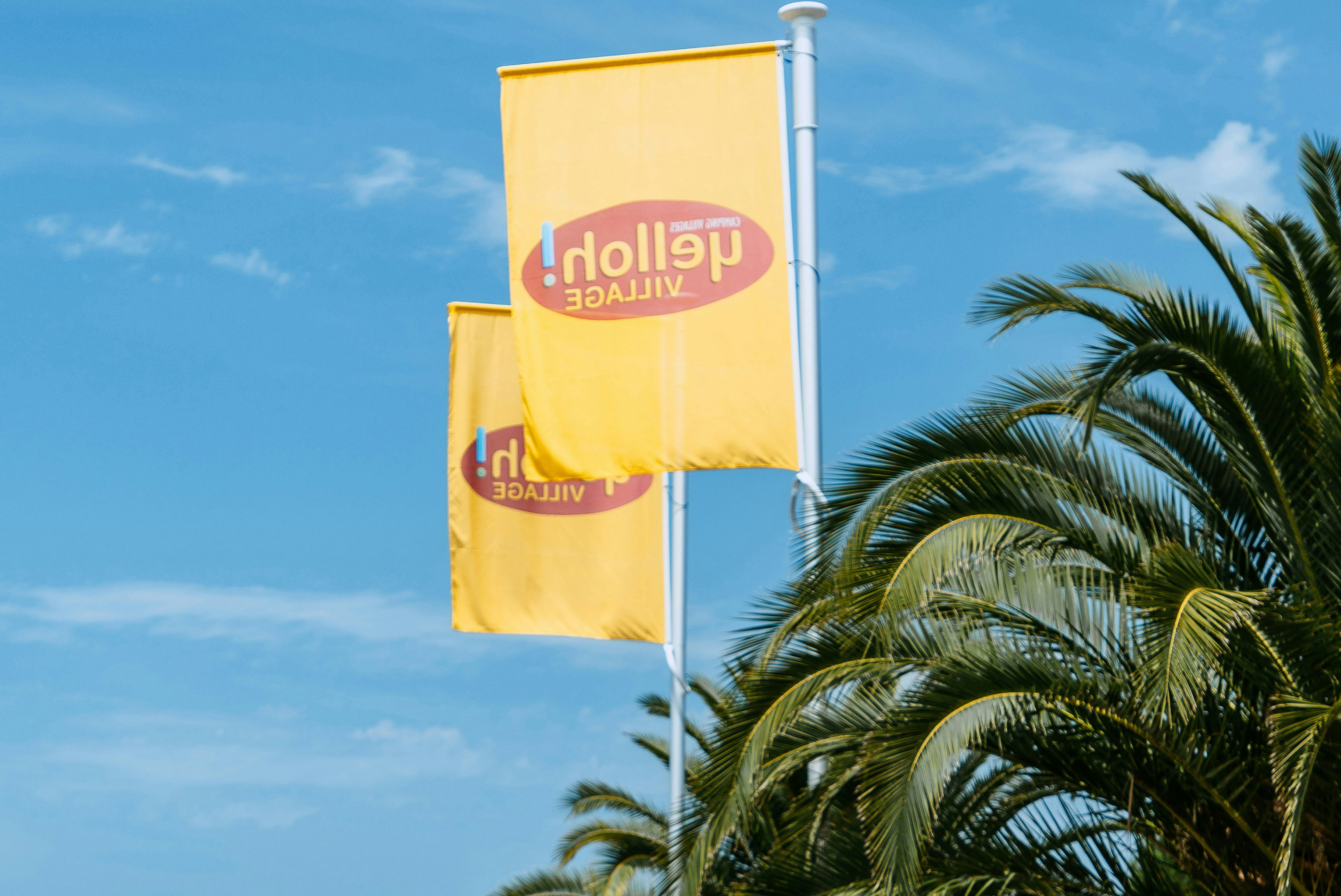 Yelloh! Village Ilbarritz - Flaggen auf dem Campingplatz