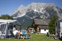 Camping Im Dörfl  -  Wohnwagen- und Zeltstellplatz mit Blick auf die Berge