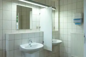 Camping In der Enz - Innenansicht des Sanitärgebäudes