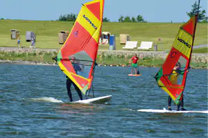 Camping in Lee - Windsurfen am Campingplatz