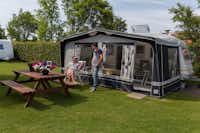 Camping Innerduyn - Wohnmobil- und  Wohnwagenstellplätze auf der Wiese