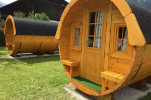Camping Inntal - Schlaffässer auf dem Campingplatz