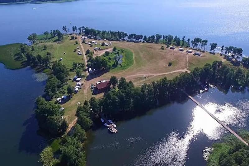 Camping Inter Nos - Blick auf den Campingplatz au einer Insel im Jezioro Lubie