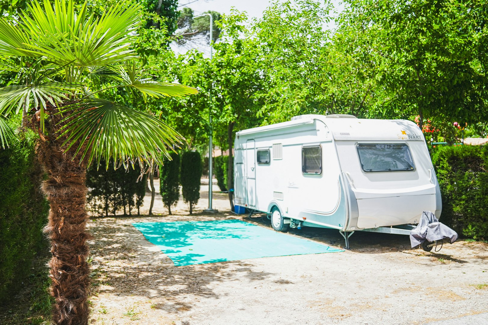 Camping Aranjuez by Samay  Camping Internacional Aranjuez - Standplätze im Grünen auf dem Campingplatz
