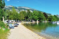 Camping International du Lac Bleu  -  Stellplatz vom Campingplatz am Ufer des Sees Lac d'Annecy