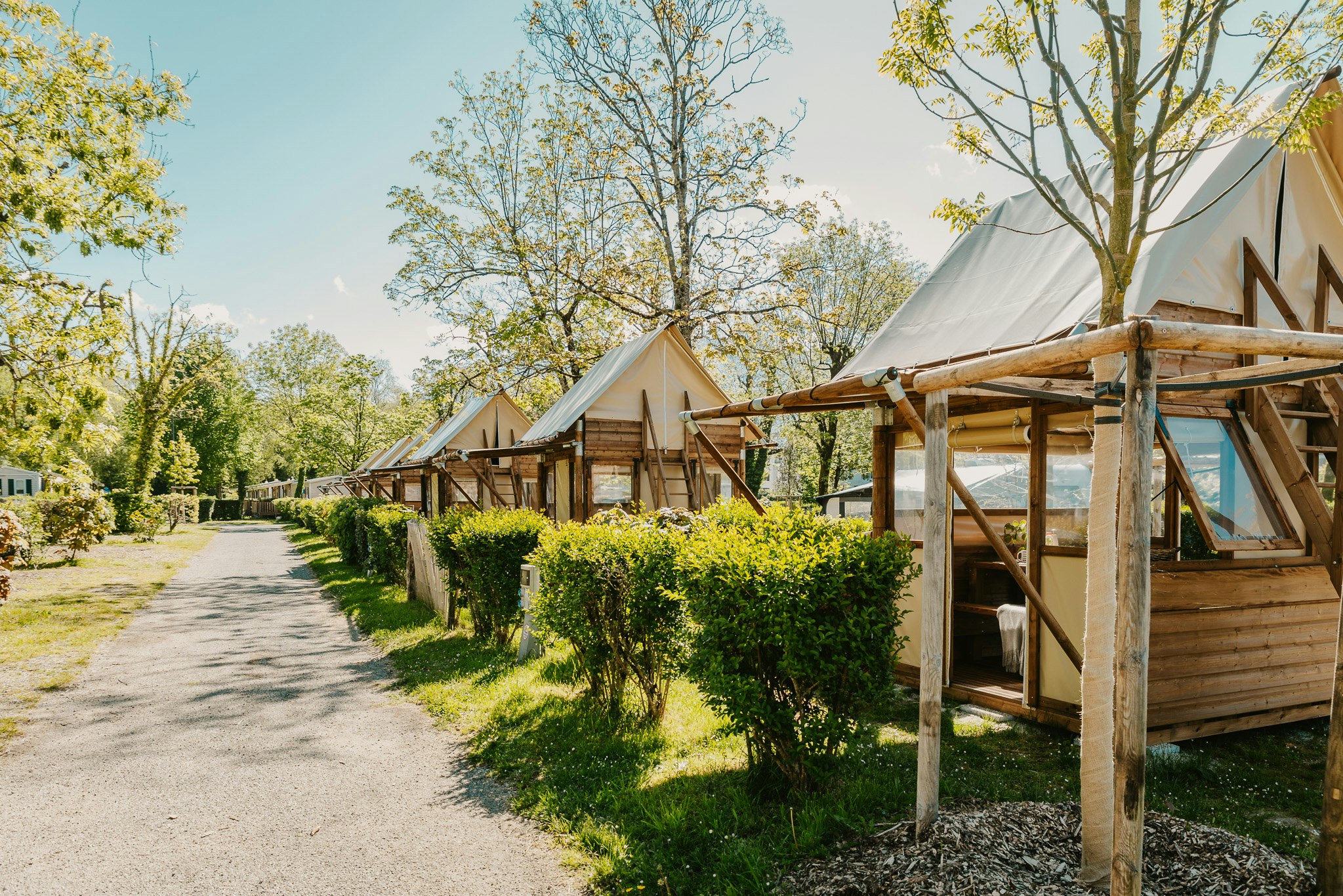 Camping International du Sierroz - Glamping-Unterkünfte auf dem Campingplatz