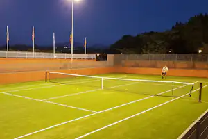 Camping International Valledoria - Tennisplatz auf dem Campingplatz