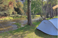 Camping International - Zeltplatz direkt am Ufer des Flusses