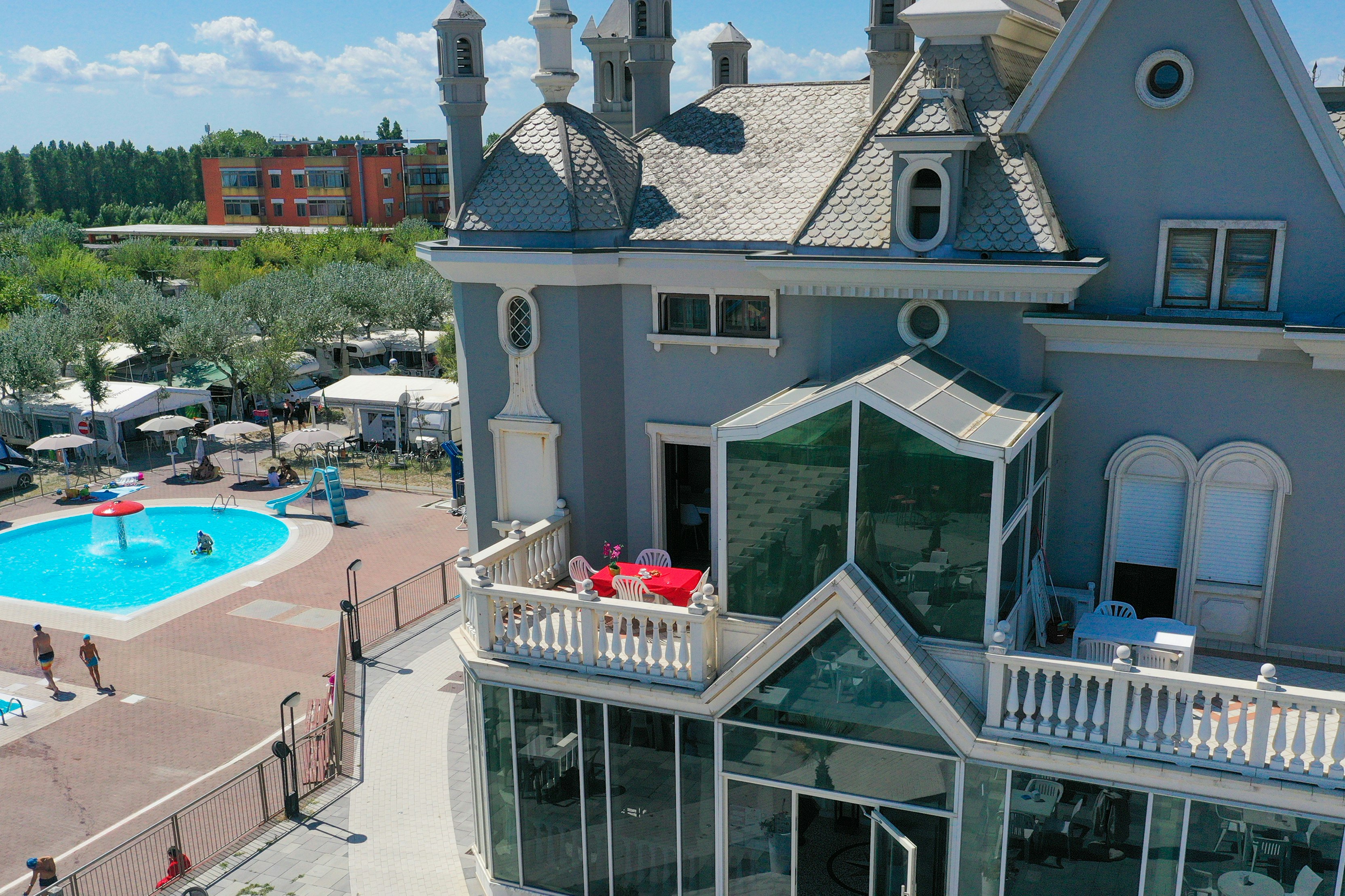 Camping Village Internazionale - Campingplatz mit Freibad 