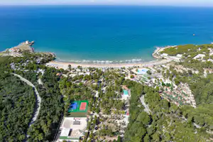 Camping Internazionale Manacore - Luftaufnahme des Campingplatzes am Meer