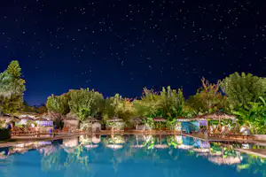 Camping Ionion Beach - Pool bein NAcht