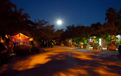 Camping Iria Beach