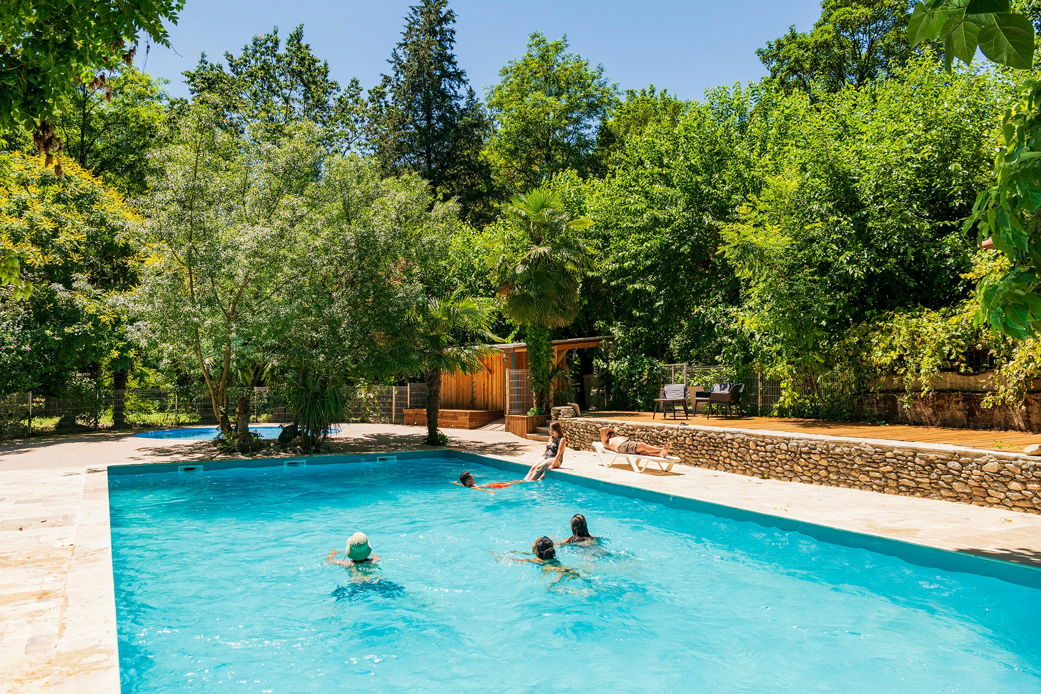 Camping Isis en Cévennes - Pool im Freien auf dem Campingplatz