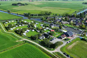 Camping It Kruswetter - Luftaufnahme des Campingplatzes