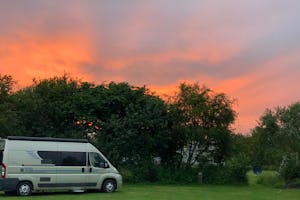 Camping It Kruswetter - Wohnmobil- und Wohnwagenstellplätze im Grünen