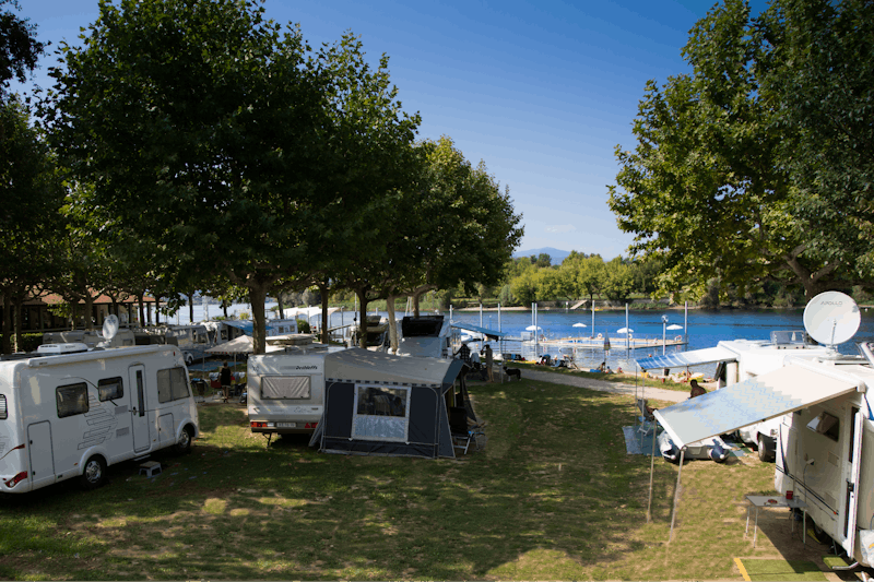 Camping Italia Lido  -  Wohnwagen- und Zeltstellplatz mit Blick auf den Ticino Fluss