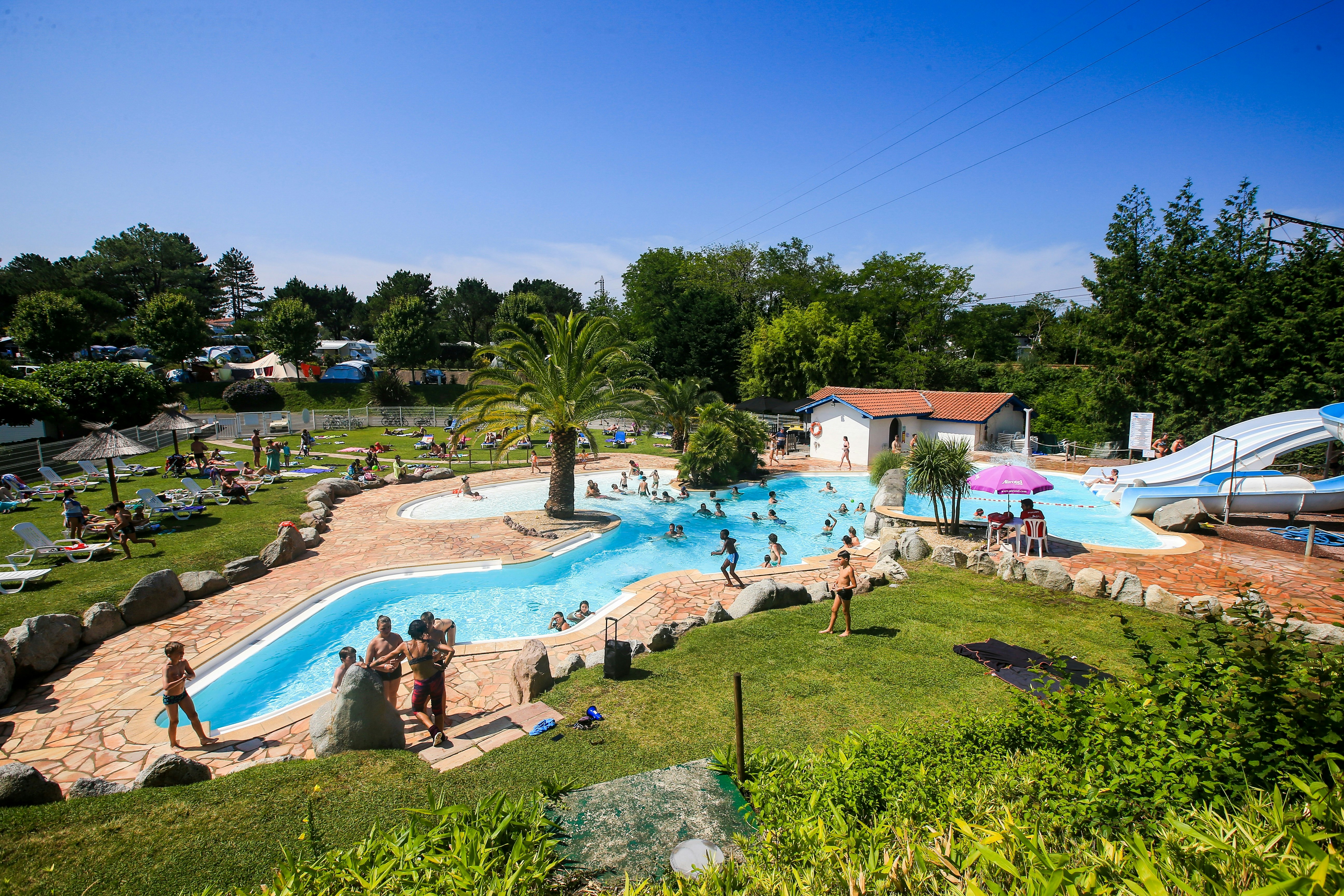 Camping Itsas-Mendi  - Pool im Freien mit Wasserrutschen