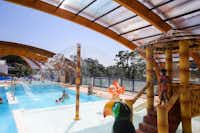 Camping Itsas-Mendi - Pool mit Überdachung und Kinderbereich