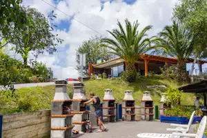 Camping Itxaspe - Grill Stelle auf dem Campingplatz